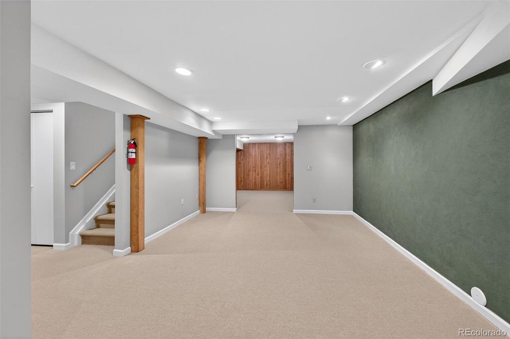 Image 27 of property listing at 3 Red Cedar, Littleton, CO 80127
