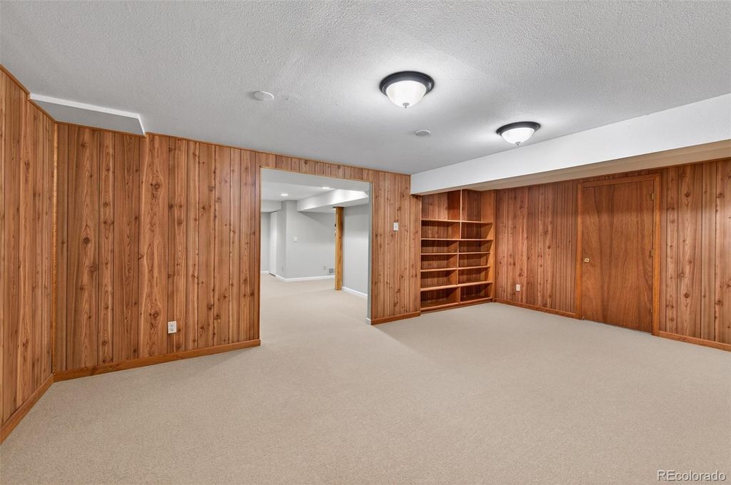 Image 29 of property listing at 3 Red Cedar, Littleton, CO 80127