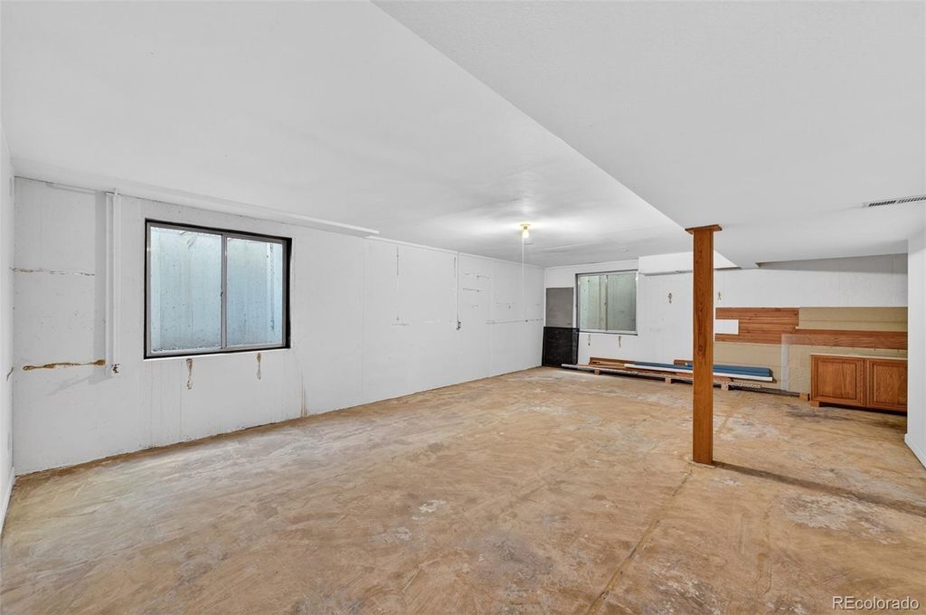 Image 32 of property listing at 3 Red Cedar, Littleton, CO 80127