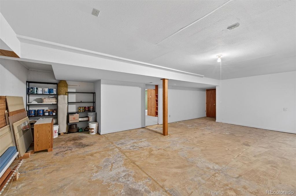 Image 33 of property listing at 3 Red Cedar, Littleton, CO 80127