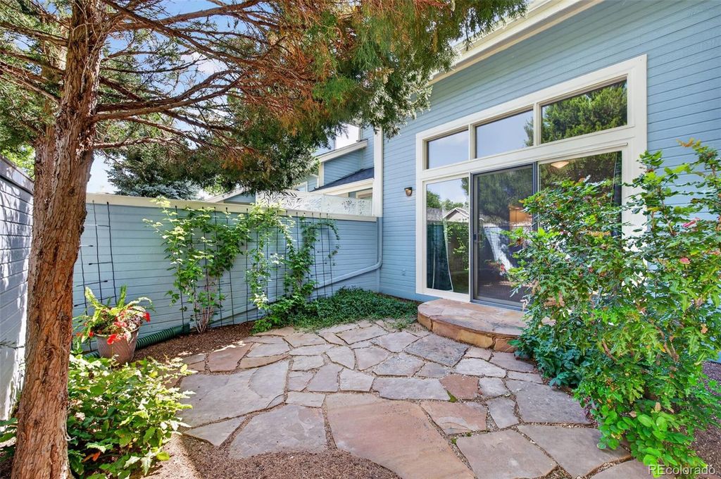 Image 35 of property listing at 3 Red Cedar, Littleton, CO 80127