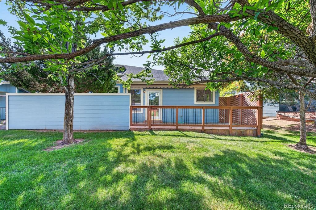 Image 38 of property listing at 3 Red Cedar, Littleton, CO 80127
