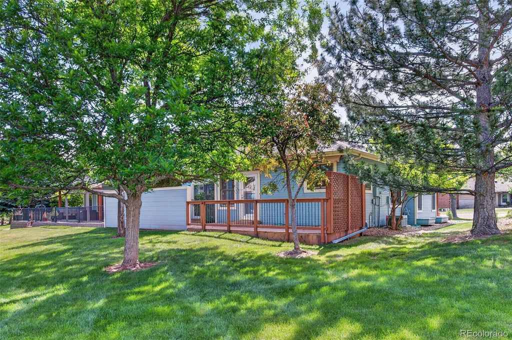 Image 39 of property listing at 3 Red Cedar, Littleton, CO 80127