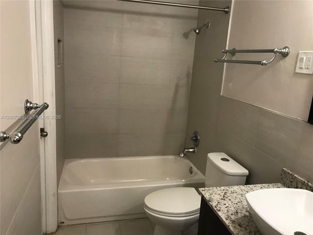 11237 SW 88th St 211-E, Miami, FL 33176