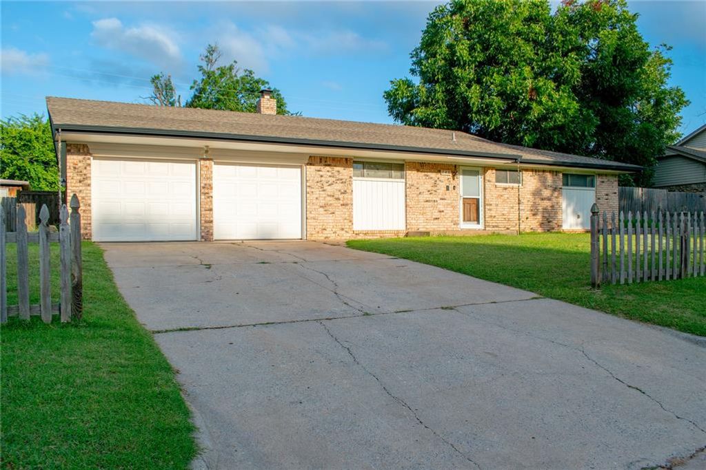 740 Kingston Drive, Yukon, OK 73099