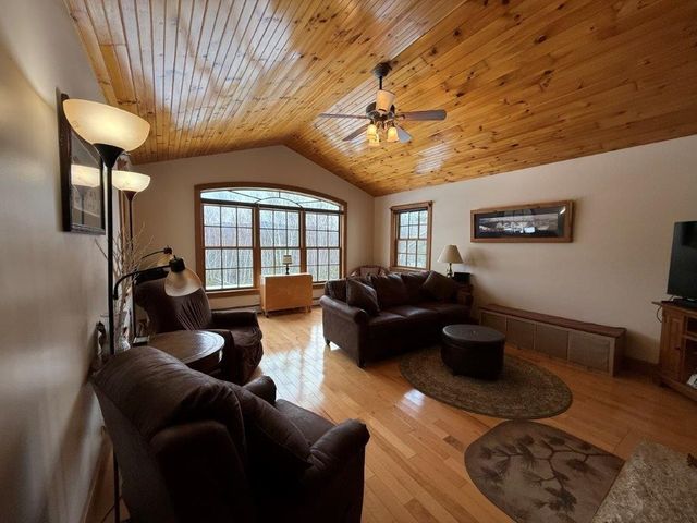 21 Highland Avenue, Canaan, NH 03741