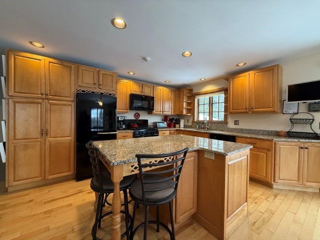 21 Highland Avenue, Canaan, NH 03741