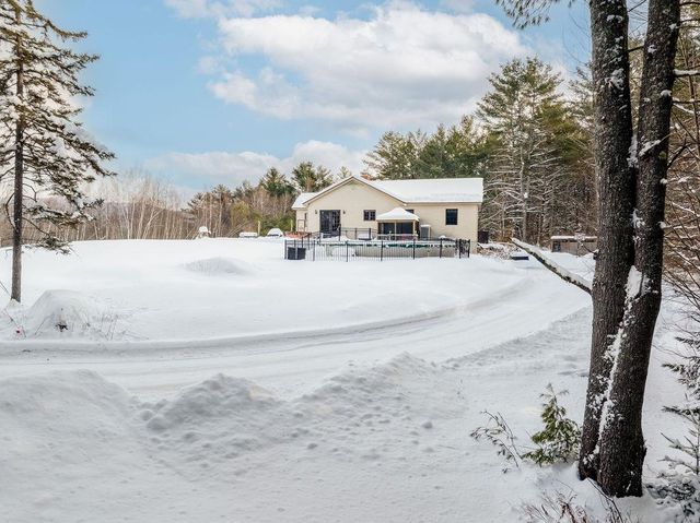 21 Highland Avenue, Canaan, NH 03741