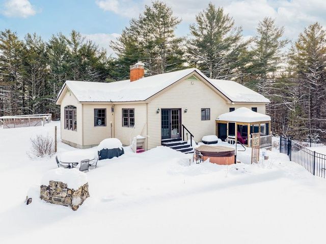 21 Highland Avenue, Canaan, NH 03741