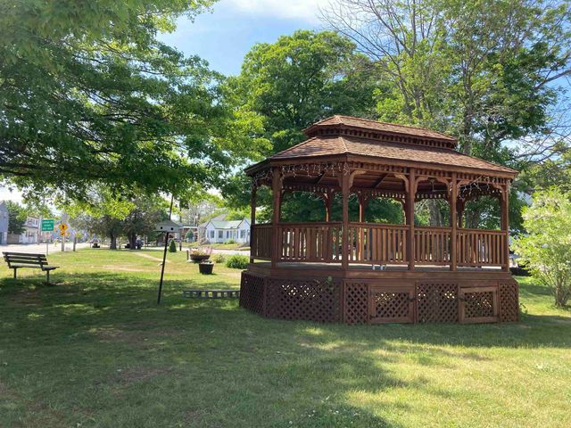 21 Highland Avenue, Canaan, NH 03741