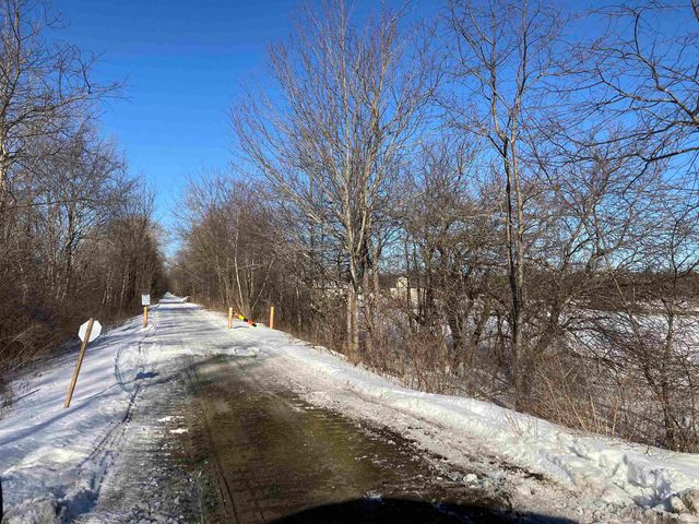 21 Highland Avenue, Canaan, NH 03741