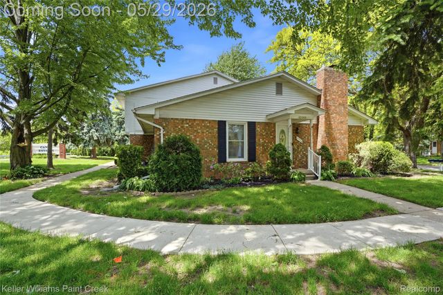 42003 Toddmark Lane, Clinton Charter Township, MI 48038
