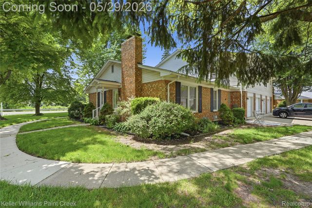 42003 Toddmark Lane, Clinton Charter Township, MI 48038