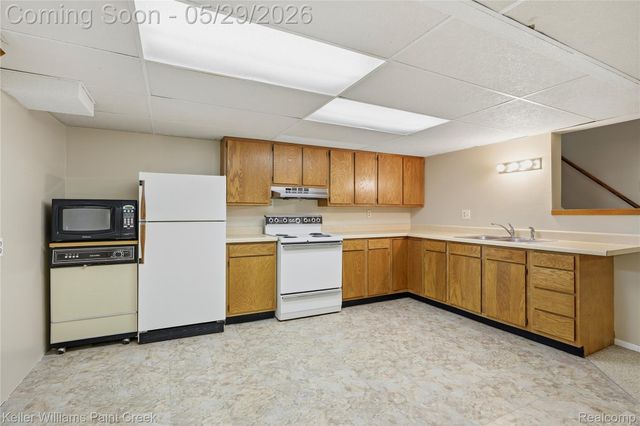 42003 Toddmark Lane, Clinton Charter Township, MI 48038