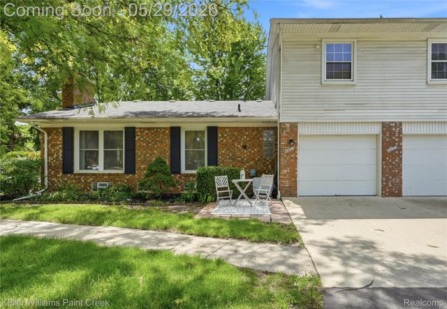 42003 Toddmark Lane, Clinton Charter Township, MI 48038