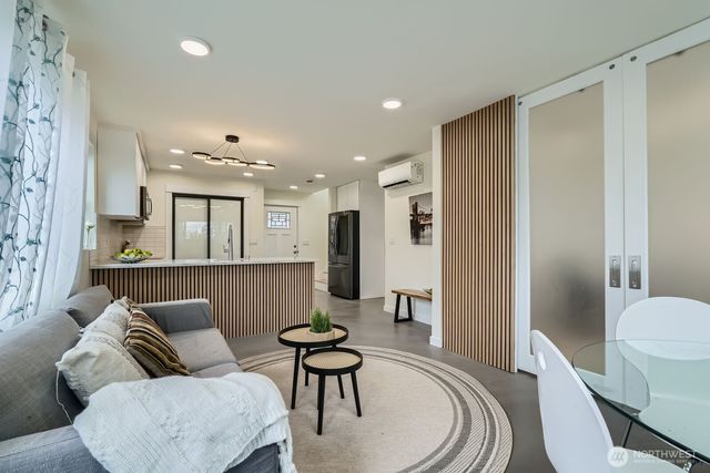 5928 18th Avenue S, Seattle, WA 98108