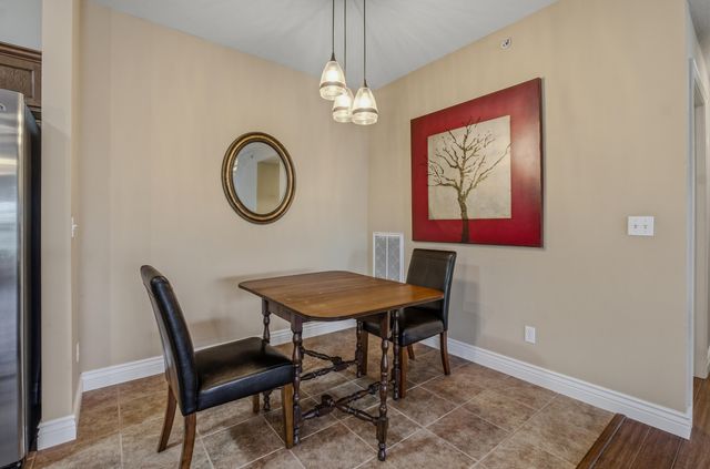 29 N GRACE LN 103, Columbia, MO 65201