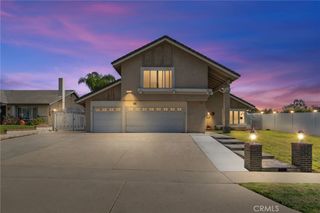 909 Nottingham Drive, Corona, CA 92880