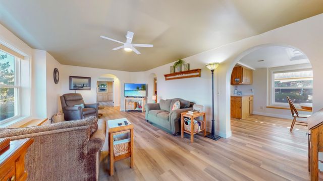 14734 SW Peninsula Drive, Terrebonne, OR 97760