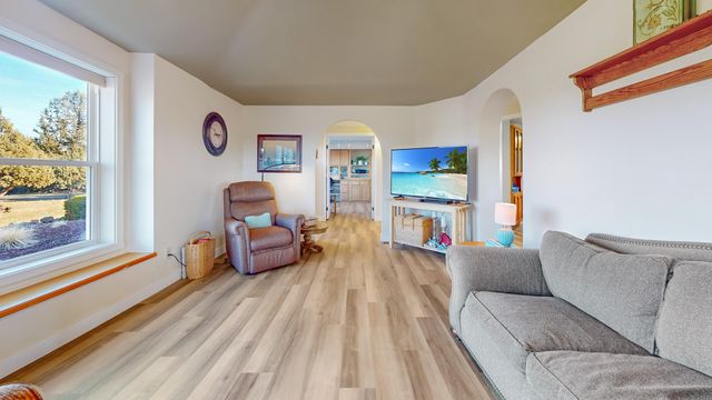 14734 SW Peninsula Drive, Terrebonne, OR 97760