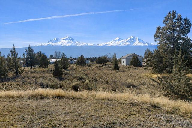 14734 SW Peninsula Drive, Terrebonne, OR 97760