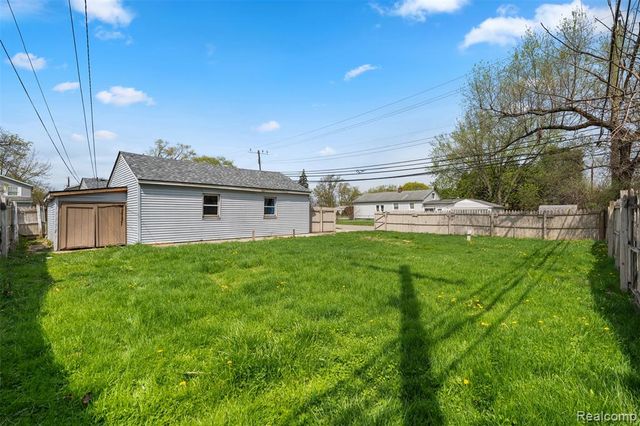 21090 Gentner Street, Warren, MI 48089