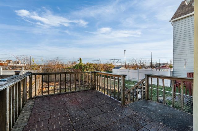 526 AVENUE E, Bayonne, NJ 07002