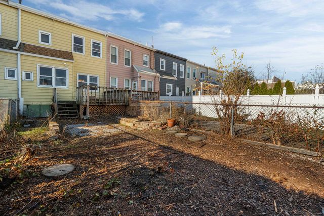 526 AVENUE E, Bayonne, NJ 07002