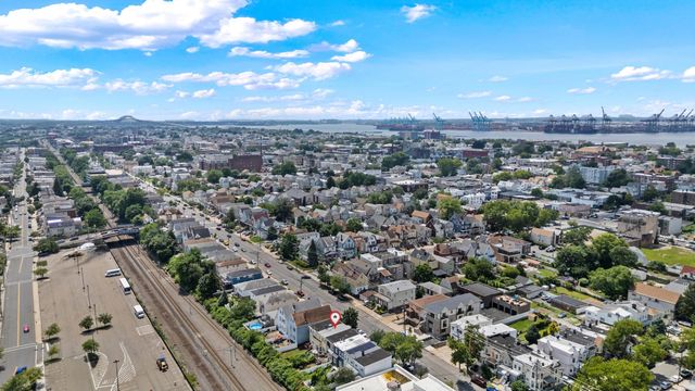 526 AVENUE E, Bayonne, NJ 07002
