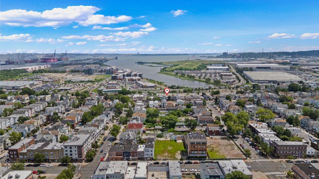 526 AVENUE E, Bayonne, NJ 07002