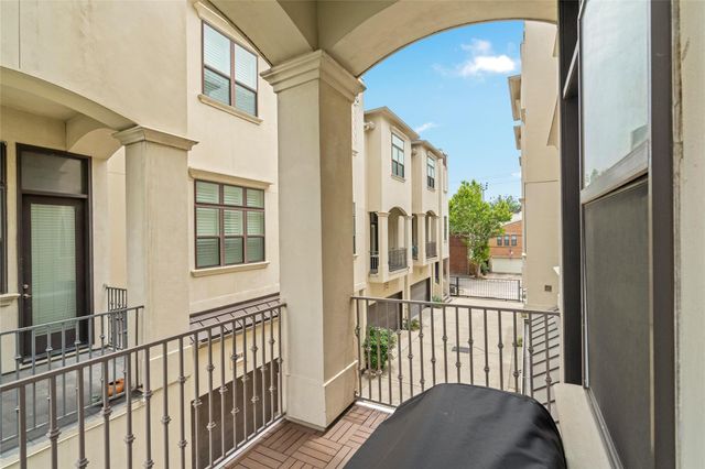 5646 Larkin Street, Houston, TX 77007