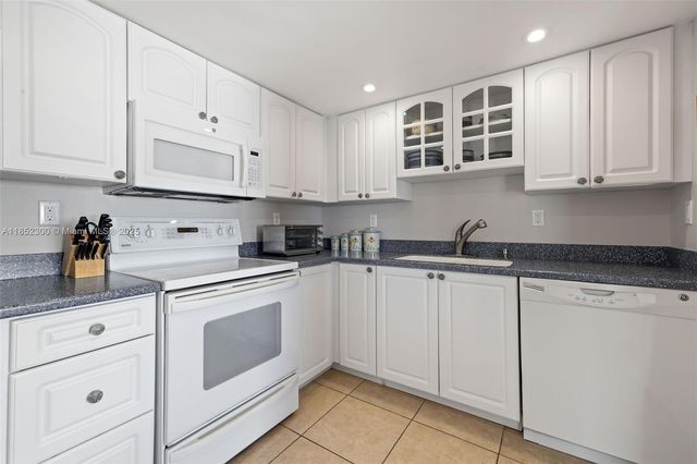 5415 Collins Ave 407, Miami Beach, FL 33140