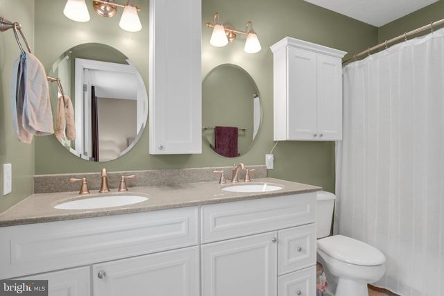 2140 CANTERBURY DR., Mechanicsburg, PA 17055