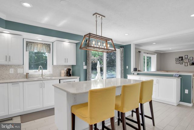 2140 CANTERBURY DR., Mechanicsburg, PA 17055
