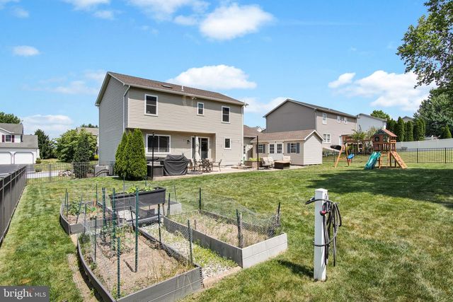 2140 CANTERBURY DR., Mechanicsburg, PA 17055