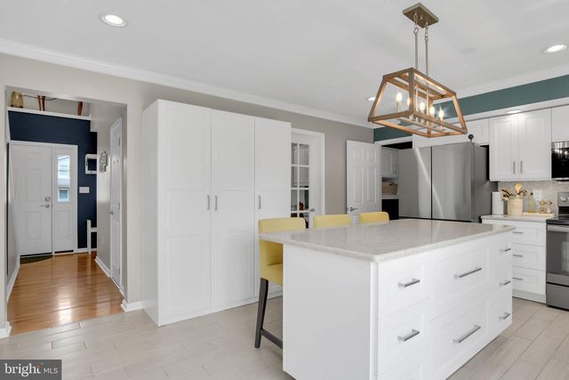 2140 CANTERBURY DR., Mechanicsburg, PA 17055
