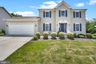 2140 CANTERBURY DR., Mechanicsburg, PA 17055