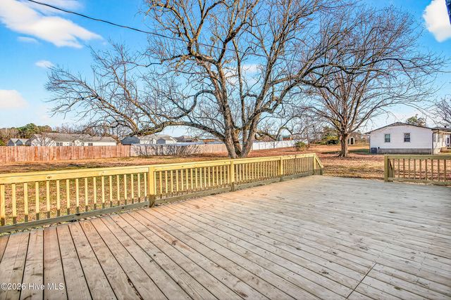 290 Cow Horn Road, Richlands, NC 28574