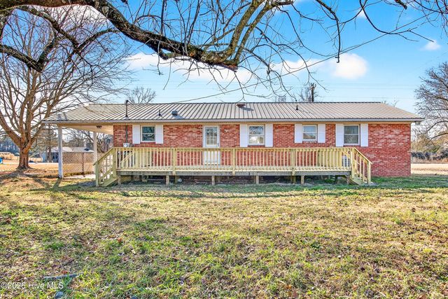 290 Cow Horn Road, Richlands, NC 28574