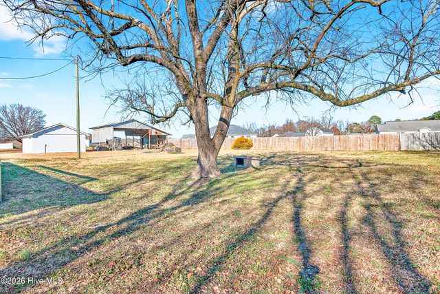 290 Cow Horn Road, Richlands, NC 28574