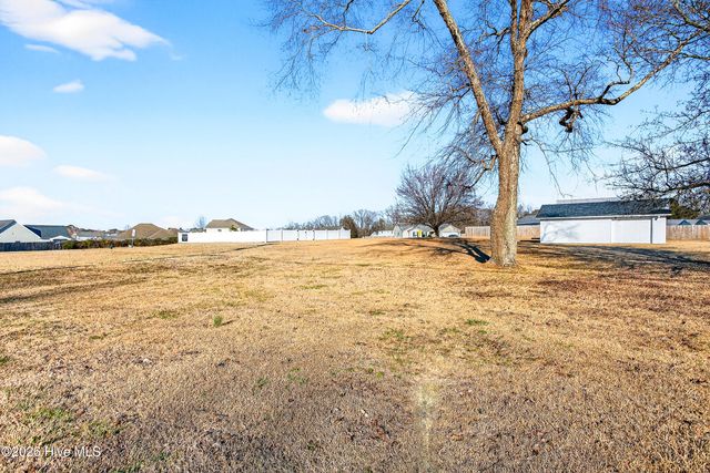 290 Cow Horn Road, Richlands, NC 28574