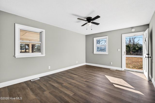 290 Cow Horn Road, Richlands, NC 28574