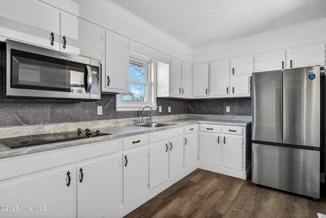 290 Cow Horn Road, Richlands, NC 28574