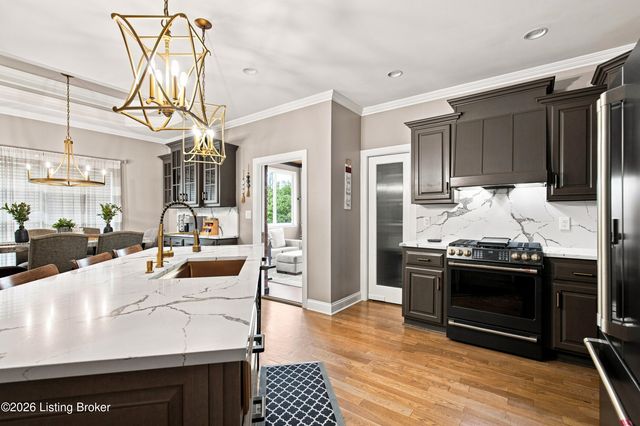 5500 Valley Park Dr, Louisville, KY 40299