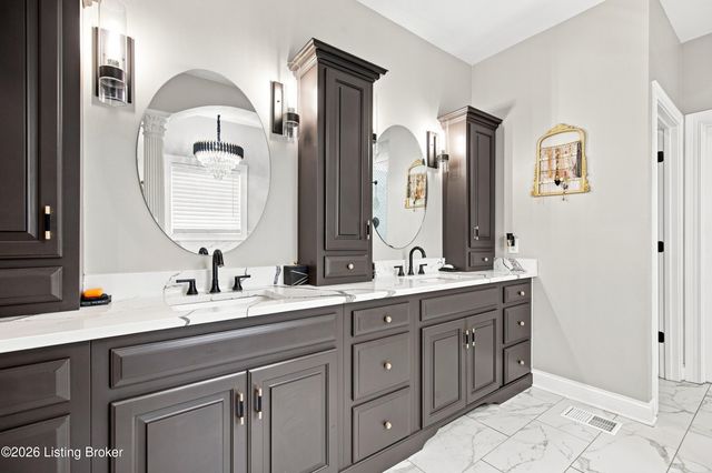 5500 Valley Park Dr, Louisville, KY 40299