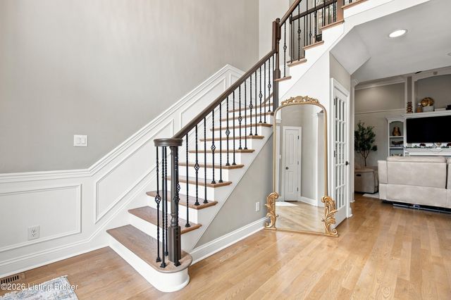5500 Valley Park Dr, Louisville, KY 40299