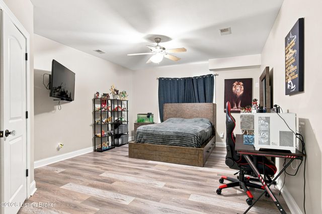 5500 Valley Park Dr, Louisville, KY 40299