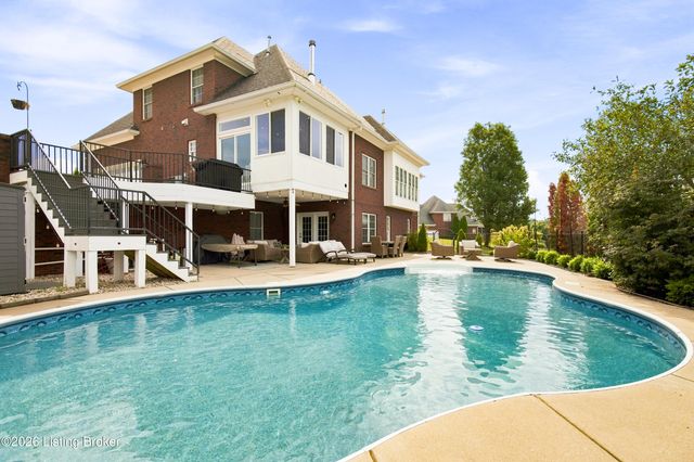 5500 Valley Park Dr, Louisville, KY 40299