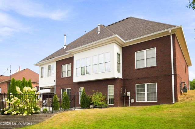 5500 Valley Park Dr, Louisville, KY 40299