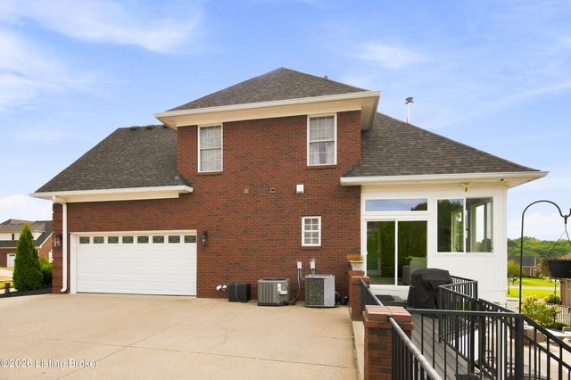 5500 Valley Park Dr, Louisville, KY 40299